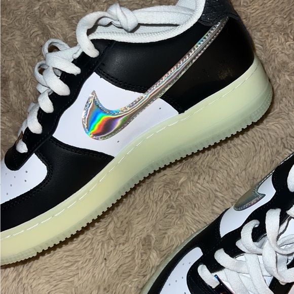 Nike Kids Sneakers Black and White - Picture 4 of 5